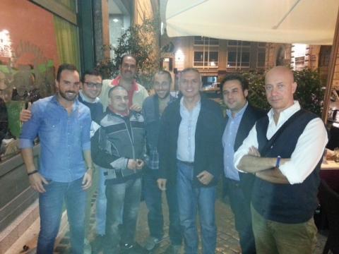 Alcuni rappresentanti del Napoli club Roma azzurra: tra gli altri Vincenzo, Arturo, Luigi, il presidente Gino Di Resta, Luca